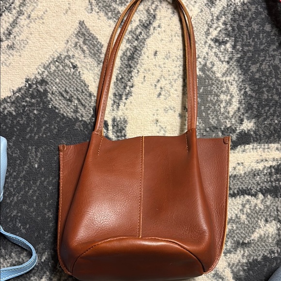 Chestnut Devan - Picture 3 of 5